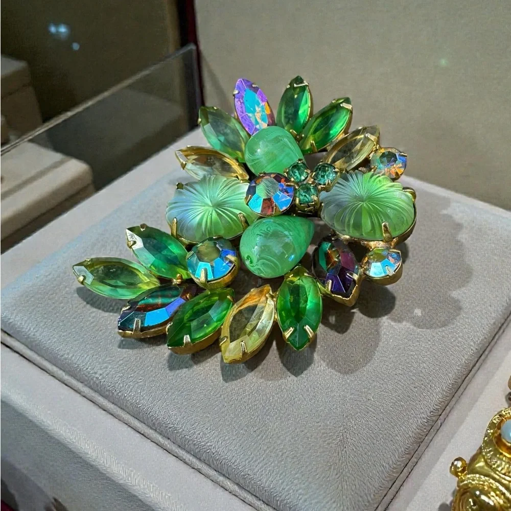 VERIFIED JULIANA D&E Molded Pillow Glass Green Givre Navette Rhinestone Brooch